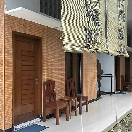 Malang Hill Syariah Redpartner Hotel Buitenkant foto