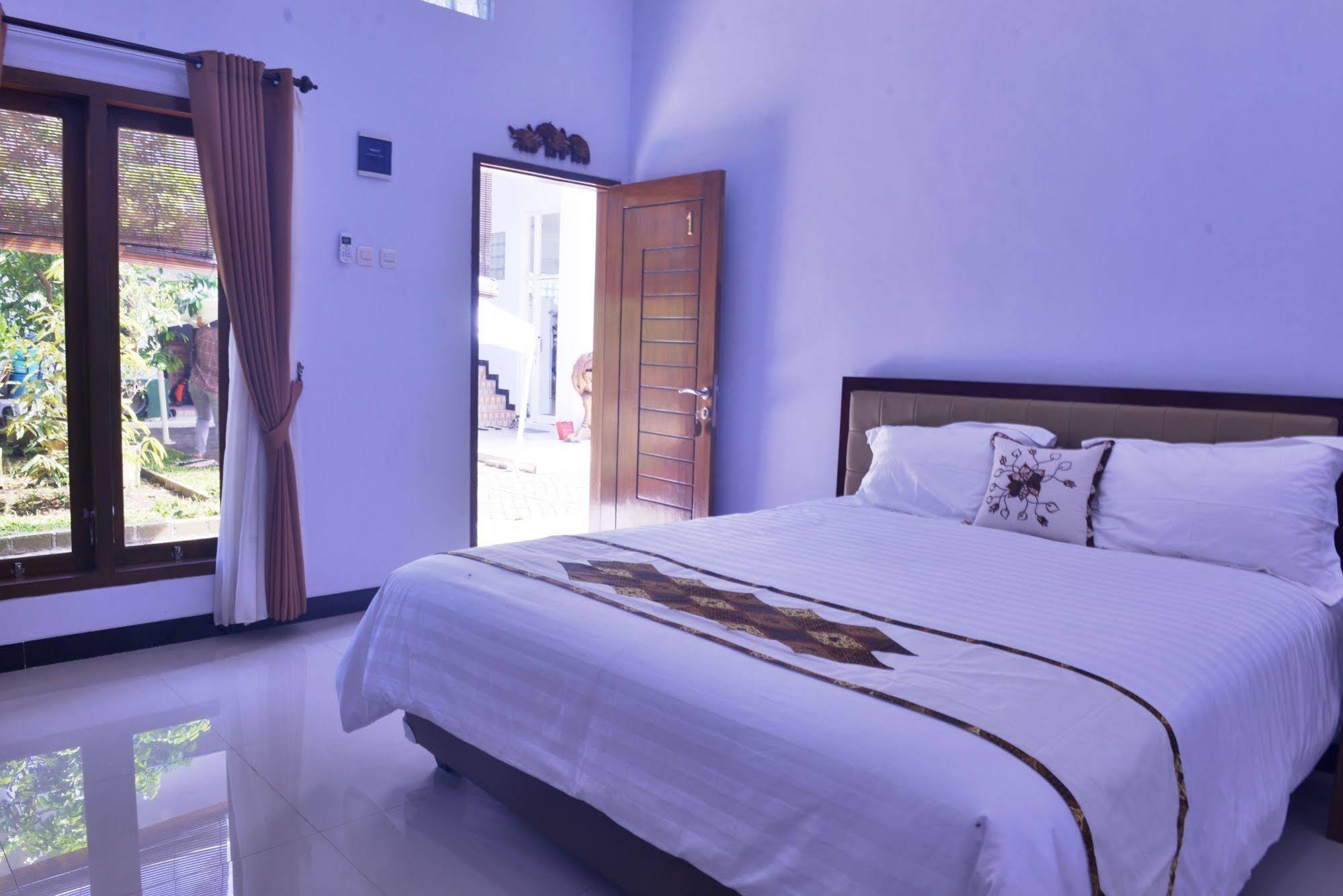 Malang Hill Syariah Redpartner Hotel Buitenkant foto